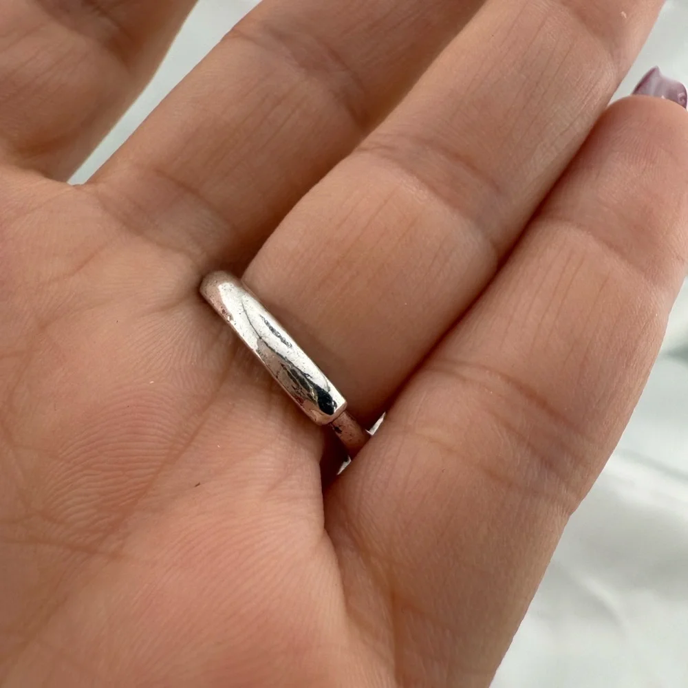 Silver cat blue eyes adjustable size Band Ring